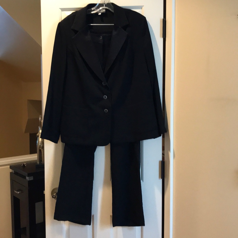 Designer Black Tuxedo Dressy Pant Suit NWOT Size 16